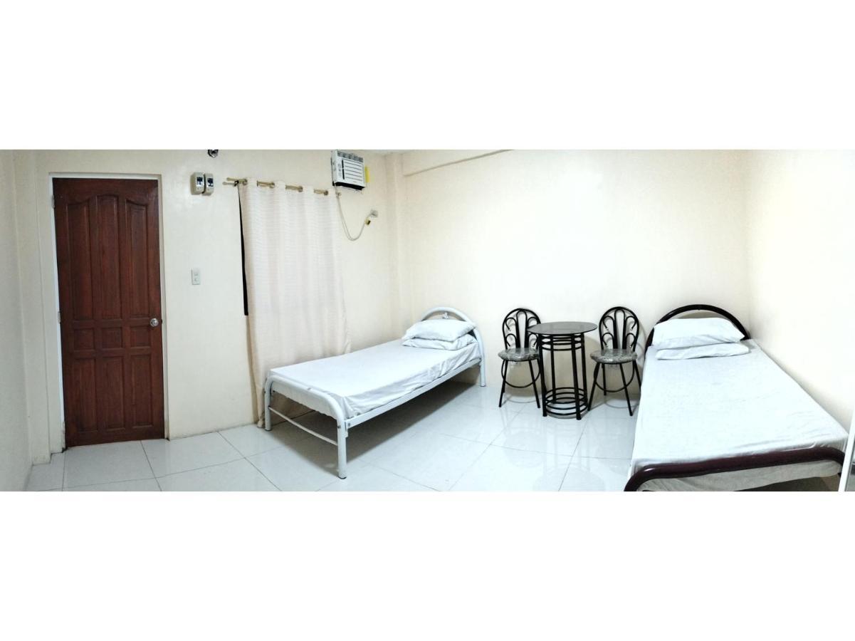 Oyo 800 Ddd Habitat Dormtel Bacolod Hotell Exteriör bild