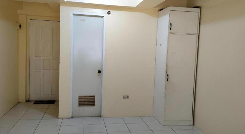 Oyo 800 Ddd Habitat Dormtel Bacolod Hotell Exteriör bild